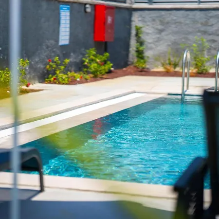 Zora Beyaz Tas Villalari * Φετιγιέ