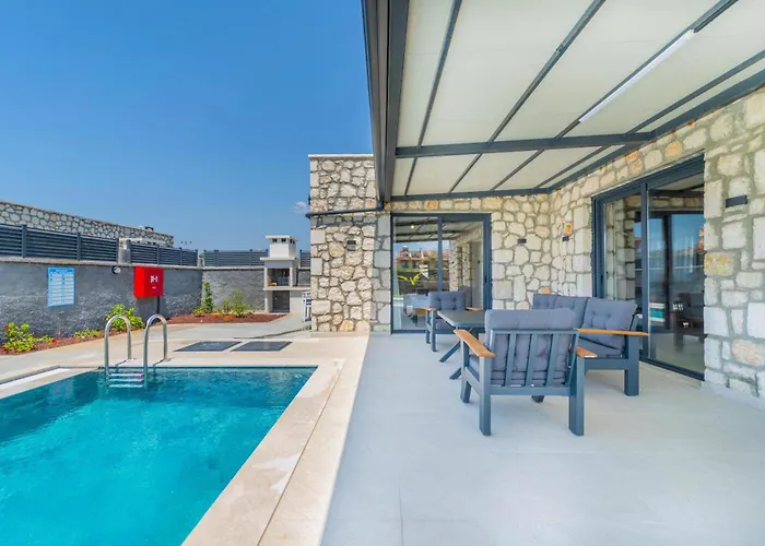 Zora Beyaz Tas Villalari