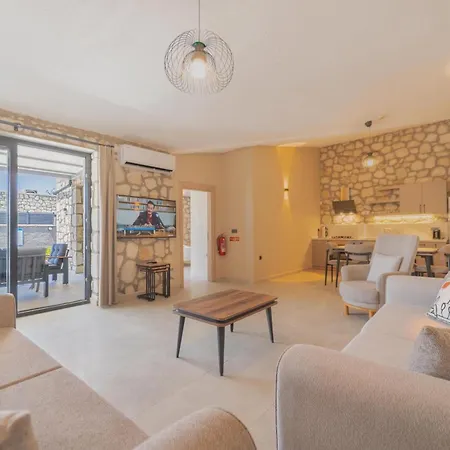 Zora Beyaz Tas Villalari * 페티예