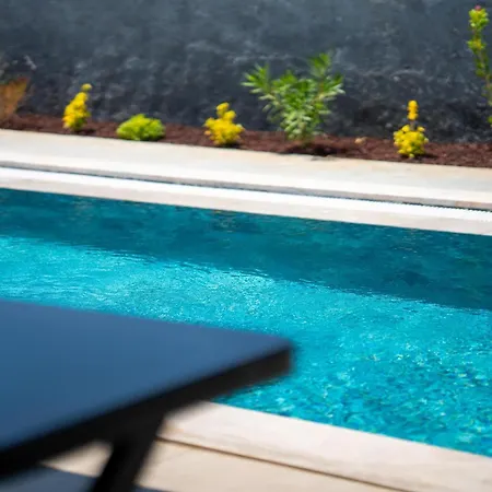 Zora Beyaz Tas Villalari 페티예