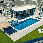 Hotel Zora Beyaz Tas Villalari *