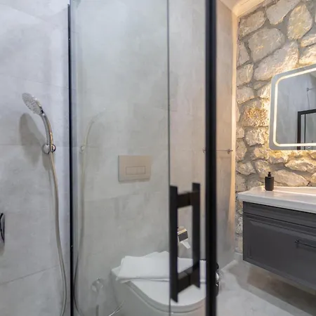 Zora Beyaz Tas Villalari