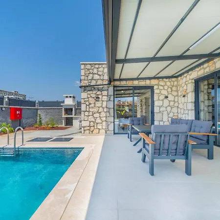 Zora Beyaz Tas Villalari