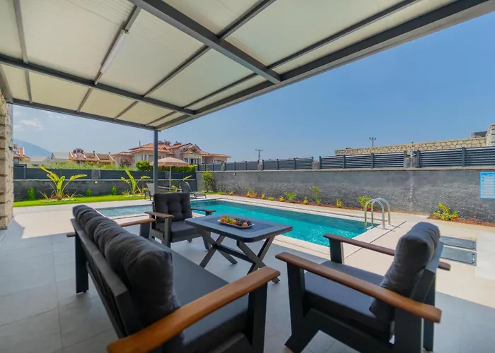 Zora Beyaz Tas Villalari Fethiye