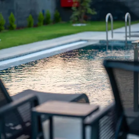 Szálloda Zora Beyaz Tas Villalari *